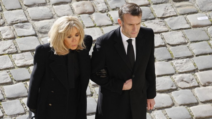 Brigitte Macron Et La Ouï Dire “jean Michel Trogneux” Emmanuel Macron Sexprime Pile La