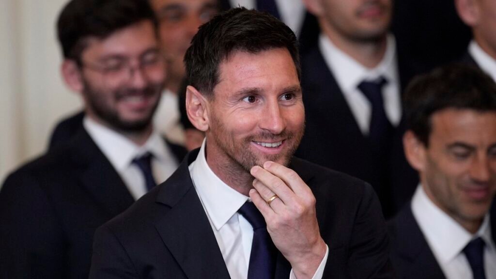 Lionel Messi troublé imprégné 70 et 80 millions de dollars par an : le ...