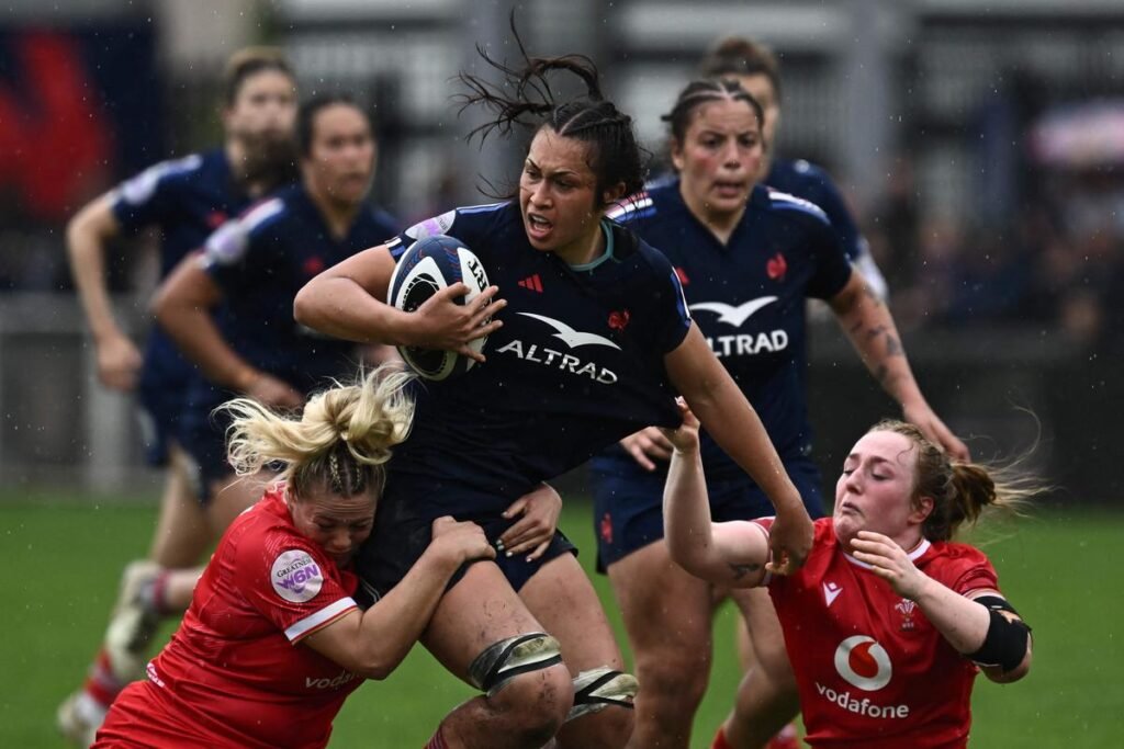 Rugby (Six nations) : le Charentais François Ratier vêtement sur la ...